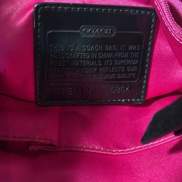 Coach Women's Poppy Daisy Graffiti
Crossbody Handbag Medium White/Black
Floral - Picture 7 of 12